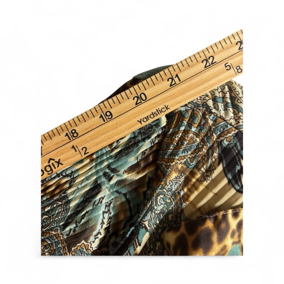 Cato Animal Print Button Down Shirt - Blue and Brown Long Sleeve Size XL - Picture 5 of 6